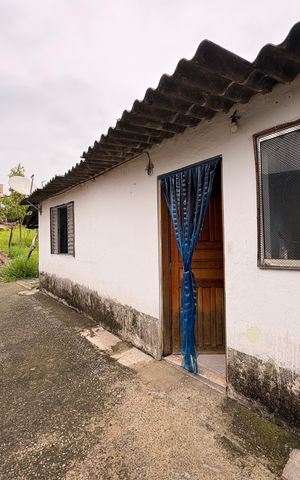 Casa à venda com 410m², 2 quartos e 1 vaga Casa à venda com 410m², 2 quartos e 1 vagaGaragem