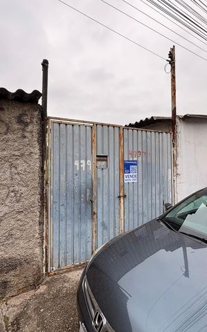 Casa à venda com 410m², 2 quartos e 1 vaga Casa à venda com 410m², 2 quartos e 1 vagaFachada