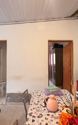 Casa à venda com 410m², 2 quartos e 1 vaga Casa à venda com 410m², 2 quartos e 1 vagaSala