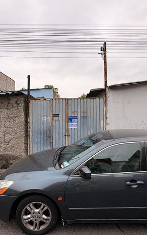 Casa à venda com 410m², 2 quartos e 1 vaga Casa à venda com 410m², 2 quartos e 1 vagaFachada