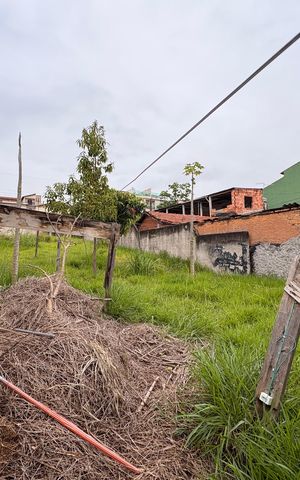 Casa à venda com 410m², 2 quartos e 1 vaga Casa à venda com 410m², 2 quartos e 1 vagaQuintal