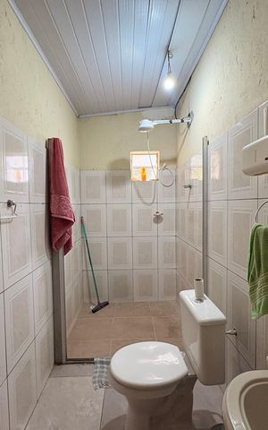 Casa à venda com 410m², 2 quartos e 1 vaga Casa à venda com 410m², 2 quartos e 1 vagaBanheiro