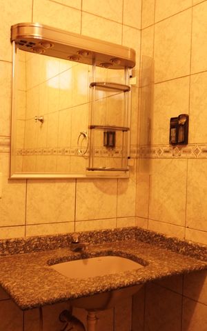 Casa para alugar com 151m², 3 quartos e 3 vagasBanheiro Social