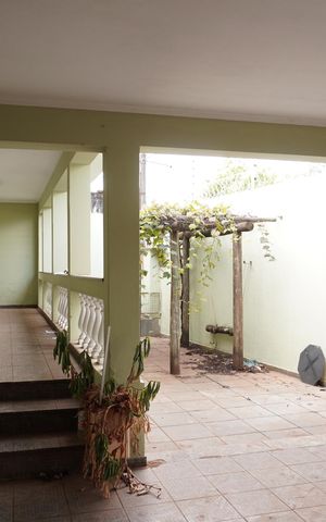 Casa para alugar com 151m², 3 quartos e 3 vagasGaragem - Entrada casa