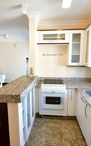 Apartamento à venda com 76m², 2 quartos e 2 vagasCozinha