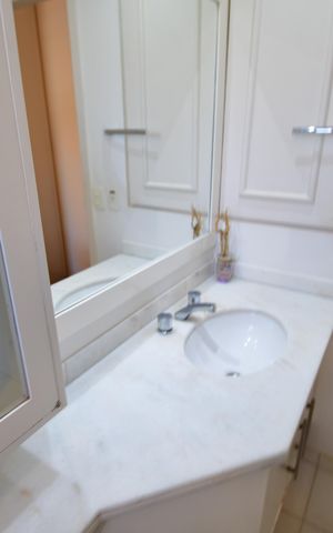 Apartamento à venda com 76m², 2 quartos e 2 vagasBanheiro Suíte