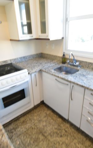 Apartamento à venda com 76m², 2 quartos e 2 vagasCozinha