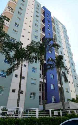 Apartamento à venda com 76m², 2 quartos e 2 vagasFachada do Prédio