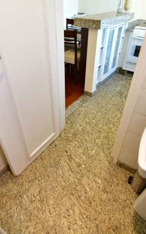 Apartamento à venda com 76m², 2 quartos e 2 vagasÁrea de Serviço