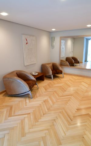 Apartamento à venda com 76m², 2 quartos e 2 vagasHall social