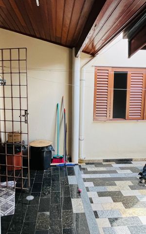 Casa à venda com 135m², 2 quartos e 2 vagas
