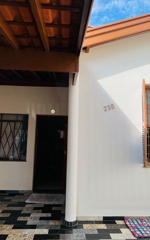 Casa à venda com 135m², 2 quartos e 2 vagas