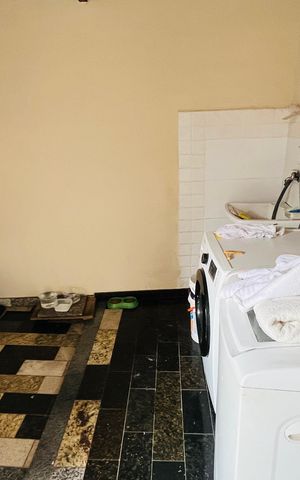 Casa à venda com 135m², 2 quartos e 2 vagas