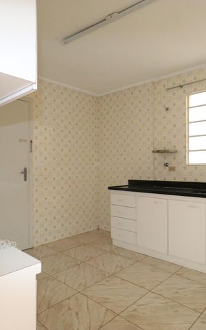 Apartamento à venda com 83m², 2 quartos e 1 vagaÁrea e banheiro de serviço 