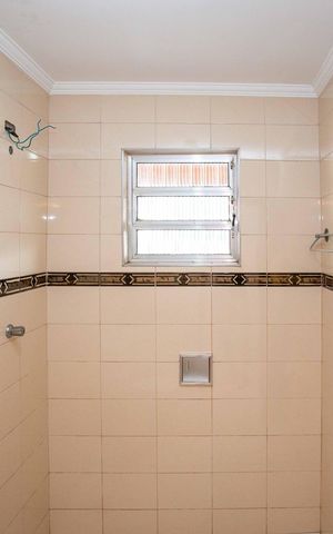 Casa para alugar com 207m², 4 quartos e 2 vagasBanheiro Social
