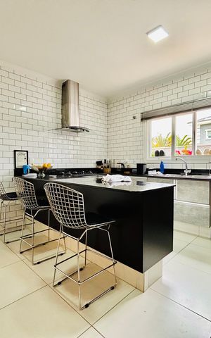 Casa de condomínio à venda com 480m², 4 quartos e 4 vagasCozinha 