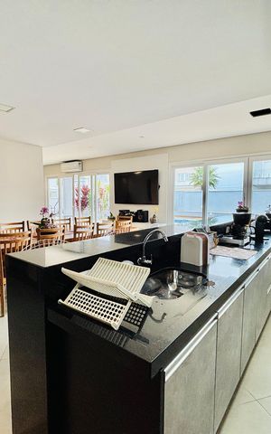 Casa de condomínio à venda com 480m², 4 quartos e 4 vagasChurrasqueira