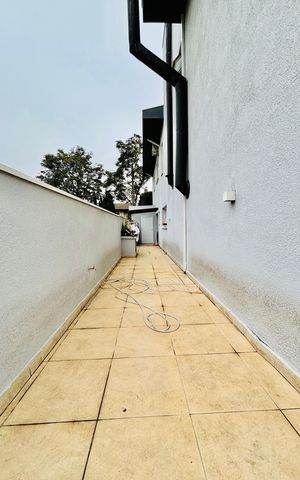 Casa de condomínio à venda com 480m², 4 quartos e 4 vagasCorredor 
