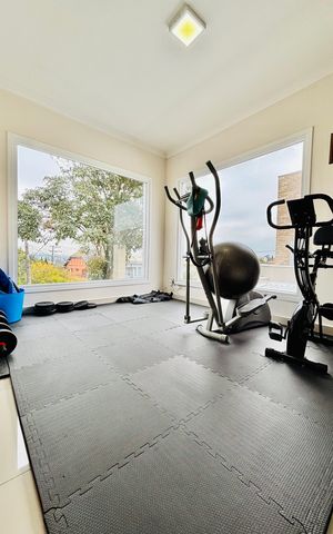 Casa de condomínio à venda com 480m², 4 quartos e 4 vagasAcademia
