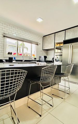 Casa de condomínio à venda com 480m², 4 quartos e 4 vagasCozinha