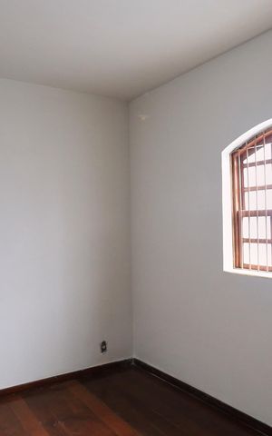 Casa para alugar com 350m², 2 quartos e 2 vagas Casa para alugar com 350m², 2 quartos e 2 vagasSuíte