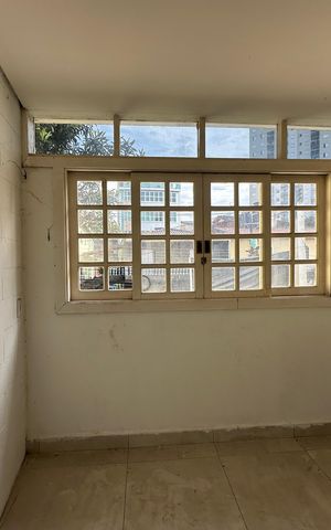 Casa à venda com 180m², 4 quartos e 2 vagas Casa à venda com 180m², 4 quartos e 2 vagasVaranda