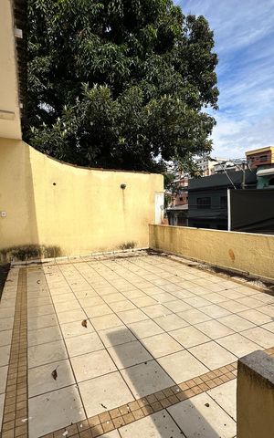 Casa à venda com 180m², 4 quartos e 2 vagas Casa à venda com 180m², 4 quartos e 2 vagasQuintal