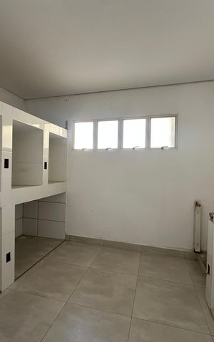 Casa à venda com 180m², 4 quartos e 2 vagas Casa à venda com 180m², 4 quartos e 2 vagasQuarto 1