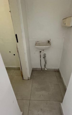 Casa à venda com 180m², 4 quartos e 2 vagas Casa à venda com 180m², 4 quartos e 2 vagasBanheiro
