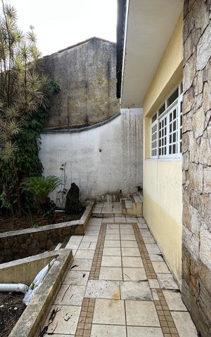 Casa à venda com 180m², 4 quartos e 2 vagas Casa à venda com 180m², 4 quartos e 2 vagasQuintal