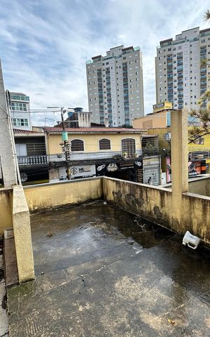 Casa à venda com 180m², 4 quartos e 2 vagas Casa à venda com 180m², 4 quartos e 2 vagasQuintal