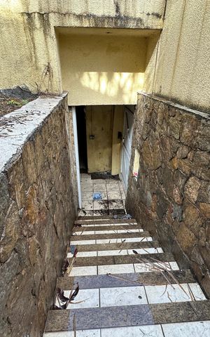 Casa à venda com 180m², 4 quartos e 2 vagas Casa à venda com 180m², 4 quartos e 2 vagasQuintal