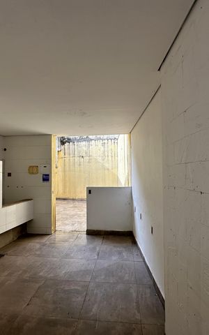 Casa à venda com 180m², 4 quartos e 2 vagas Casa à venda com 180m², 4 quartos e 2 vagasÁrea de Serviço