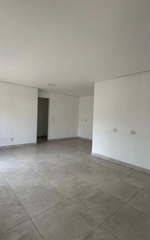 Casa à venda com 180m², 4 quartos e 2 vagas Casa à venda com 180m², 4 quartos e 2 vagasSala