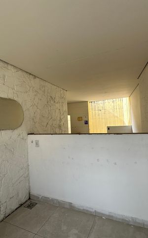 Casa à venda com 180m², 4 quartos e 2 vagas Casa à venda com 180m², 4 quartos e 2 vagasVaranda