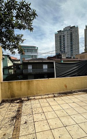 Casa à venda com 180m², 4 quartos e 2 vagas Casa à venda com 180m², 4 quartos e 2 vagasQuintal