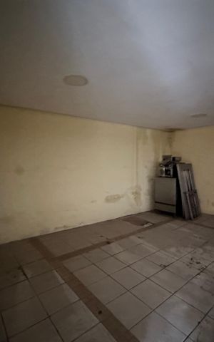 Casa à venda com 180m², 4 quartos e 2 vagas Casa à venda com 180m², 4 quartos e 2 vagasGaragem