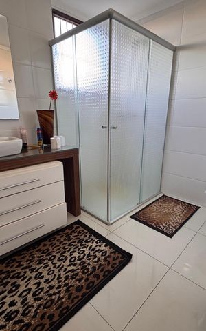Apartamento à venda com 190m², 3 quartos e 2 vagas Apartamento à venda com 190m², 3 quartos e 2 vagasBanheiro
