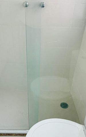 Apartamento para alugar com 70m², 2 quartos e 2 vagasBanheiro social 