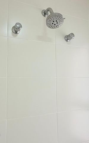Apartamento para alugar com 70m², 2 quartos e 2 vagasBanheiro social 