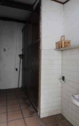 Casa à venda com 1210m², 8 quartos e 5 vagasCasa 1 - Área de Serviço