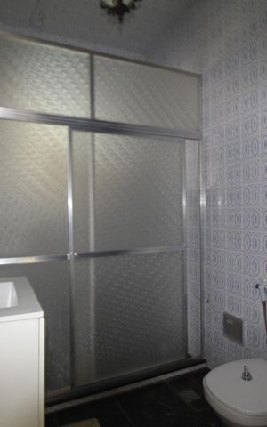 Casa à venda com 1210m², 8 quartos e 5 vagasCasa 1 - Banheiro Social