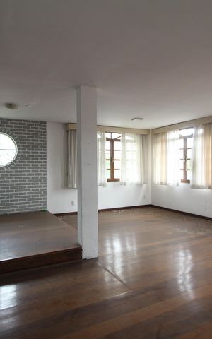 Casa à venda com 1210m², 8 quartos e 5 vagasCasa 3 - Sala
