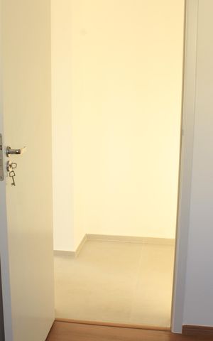 Apartamento para alugar com 67m², 3 quartos e 2 vagasQuarto 1 saída