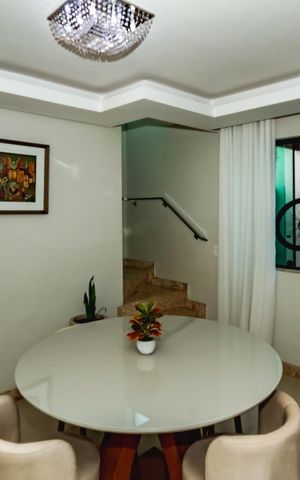 Casa à venda com 245m², 3 quartos e 2 vagasSala de Jantar