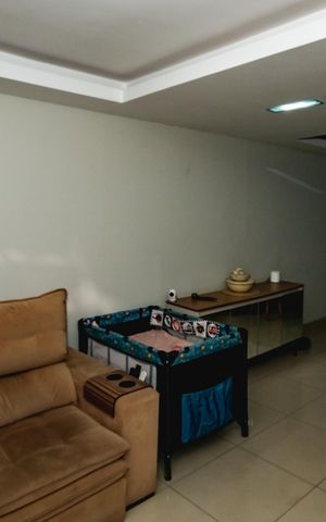 Casa à venda com 245m², 3 quartos e 2 vagasSala