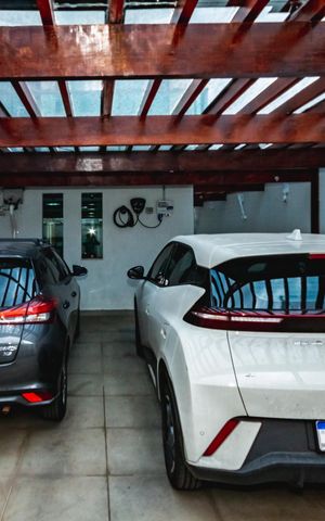 Casa à venda com 245m², 3 quartos e 2 vagasGaragem