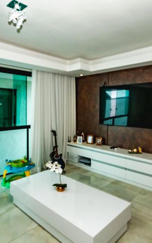 Casa à venda com 245m², 3 quartos e 2 vagasSala de TV