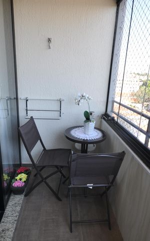 Apartamento à venda com 62m², 2 quartos e 2 vagasSacada da Sala