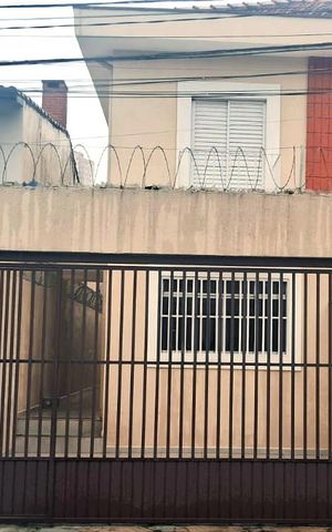Casa para alugar com 160m², 5 quartos e 2 vagas Casa para alugar com 160m², 5 quartos e 2 vagasFachada